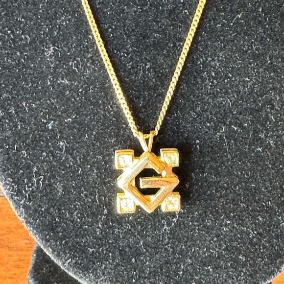 Givenchy Vintage 4 Corners Rhinestone G Logo Necklace - Picture 2 of 6